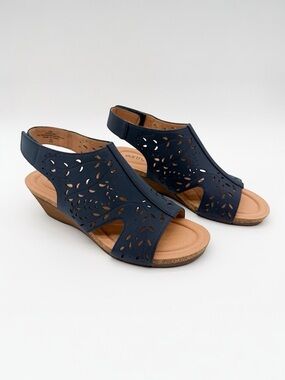Earth Halin Laser Cut Wedge Sandals Hook and Loop Comfort Dark Blue 10 Wide NEW